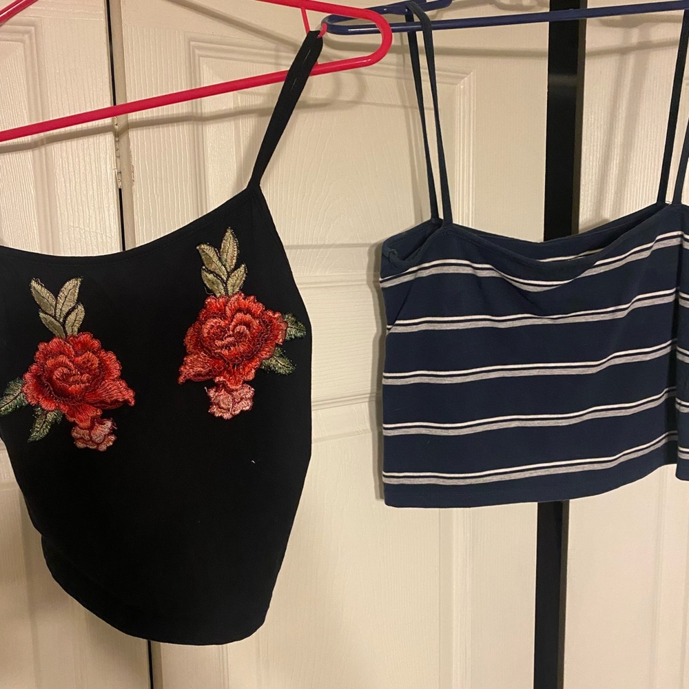 WOMENS CLOTHING LOTS OF CUTE TOPS
